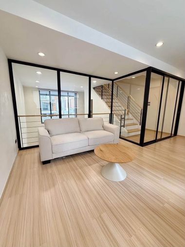 ให้เช่าทาวน์โฮม 3 ห้องนอน 210 ตร.ม. 21 ตร.ว. ชิเซน พัฒนาการ 32