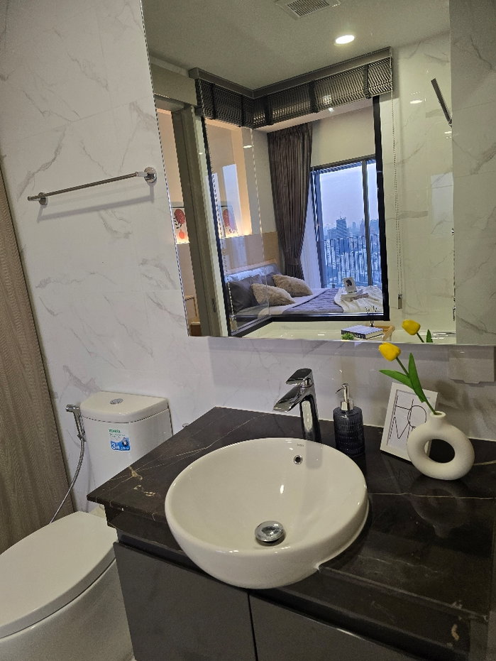 รูป Cloud Thonglor-Phetchaburi 🔥
ชั้น41 ห้องตกแต่งครบ พร้อมเข้าอยู่
✅ 1 Bed 32 ตร.ม.
✅ ชั้น 41 (ชั้นสูง วิวสวย โปร่งสบาย)
✅ราคา 24,000 บาท - รูปที่ 14/16