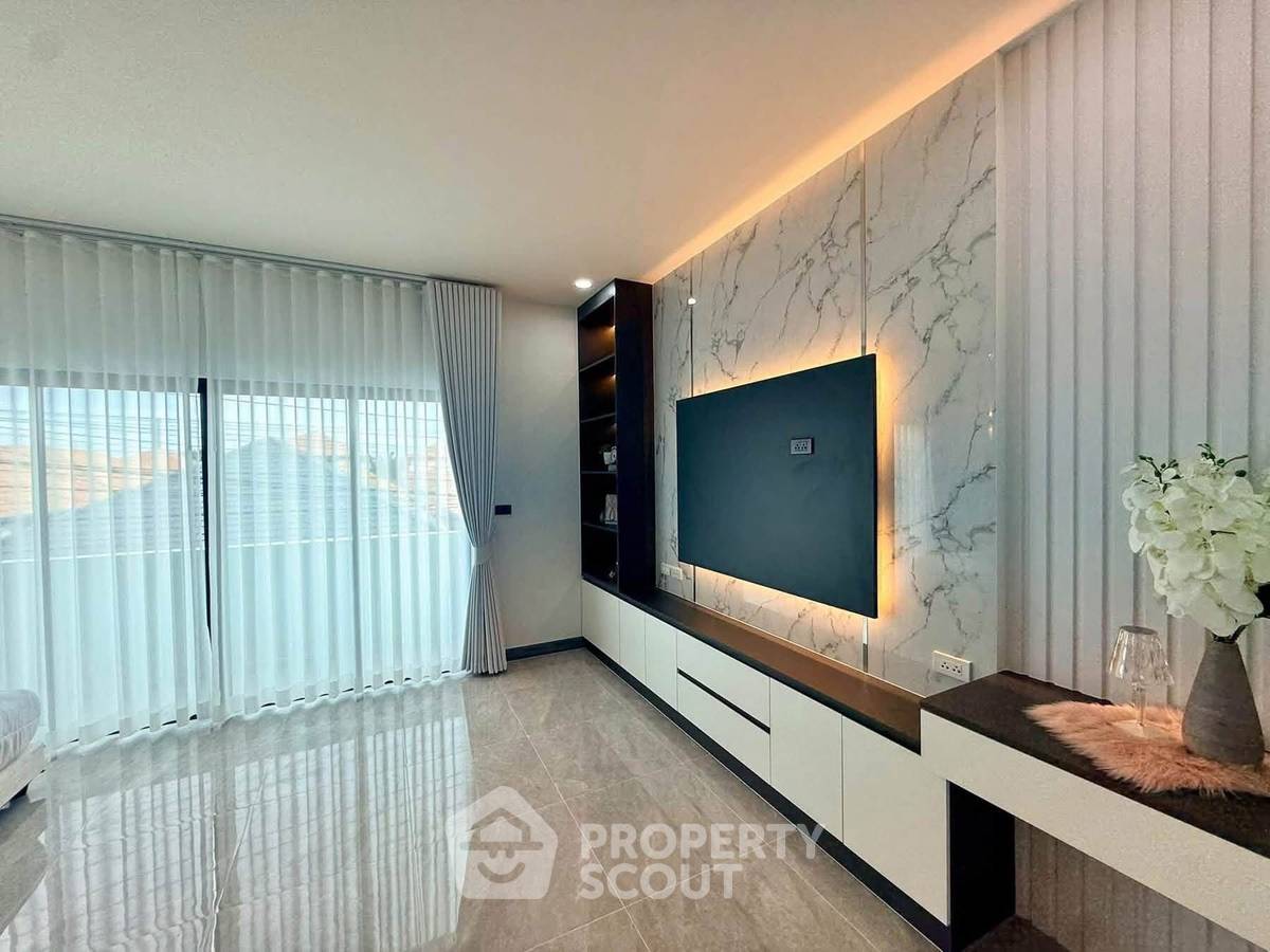 รูป บ้าน 3-ห้องนอน ใกล้ เมืองพัทยา (ID 3340840) - รูปที่ 12/30