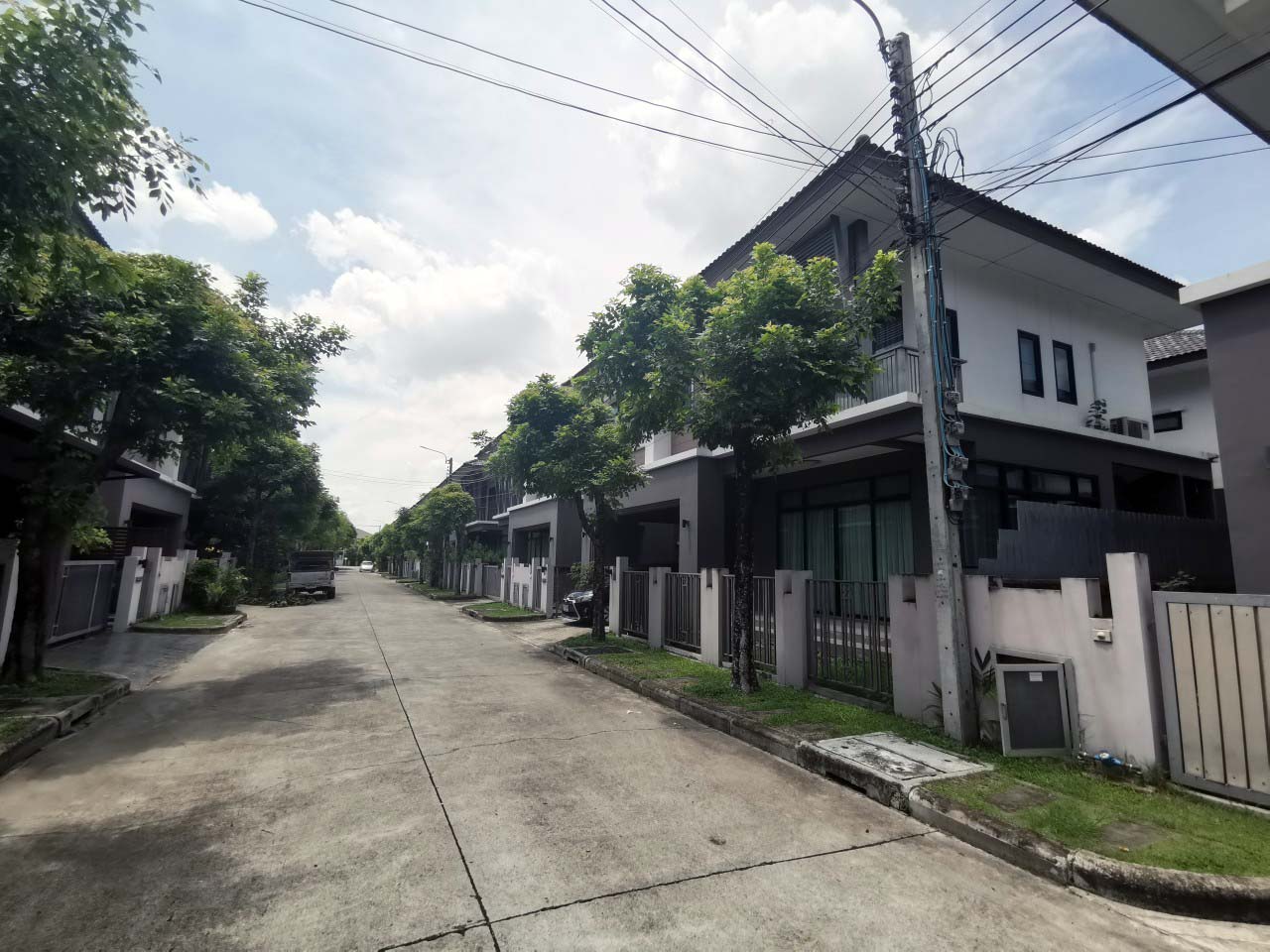 บ้านเดี่ยว 50.4 ตร.วา เอโทล จาวา เบย์ บางนา-กิ่งแก้ว บางพลี สมุทรปราการ 5.5M