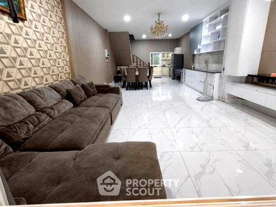 Townhouses for rent University of the Thai Chamber of Commerce : Pet-Friendly 4-BR Townhouse, BAAN KLANG MUANG RATCHADA 36, 100m To MRT Sutthisan (ID 3335292)