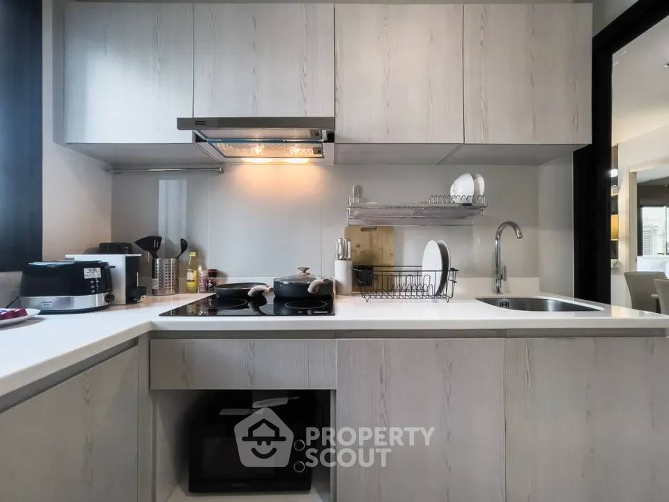 picture 2-BR Condo at Life Asoke near ARL Makkasan (ID 3339645) - 6/17