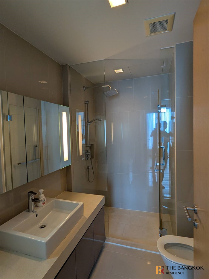 picture Hyde Sukhumvit 13 near BTS Nana Private Unit, Fully Equipped Common Area - 3/9