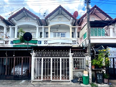 ทาวน์โฮม กรุงเทพมหานคร : ขายทาวน์เฮ้าส์ ลาดปลาเค้า 72 แยก 8 บางเขน 18 ตร.ว. 2 นอน 2 น้ำ ปรับปรุงใหม่ ใกล้ MRT ลาดปลาเค้า สายสีชมพู เพียง 2.49 ล้าน