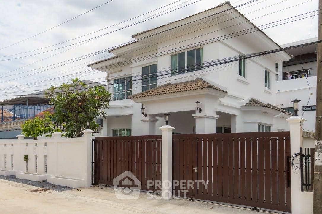 ให้เช่าบ้านเดี่ยว 3 ห้องนอน 200 ตร.ม. 64 ตร.ว. เขตทวีวัฒนา