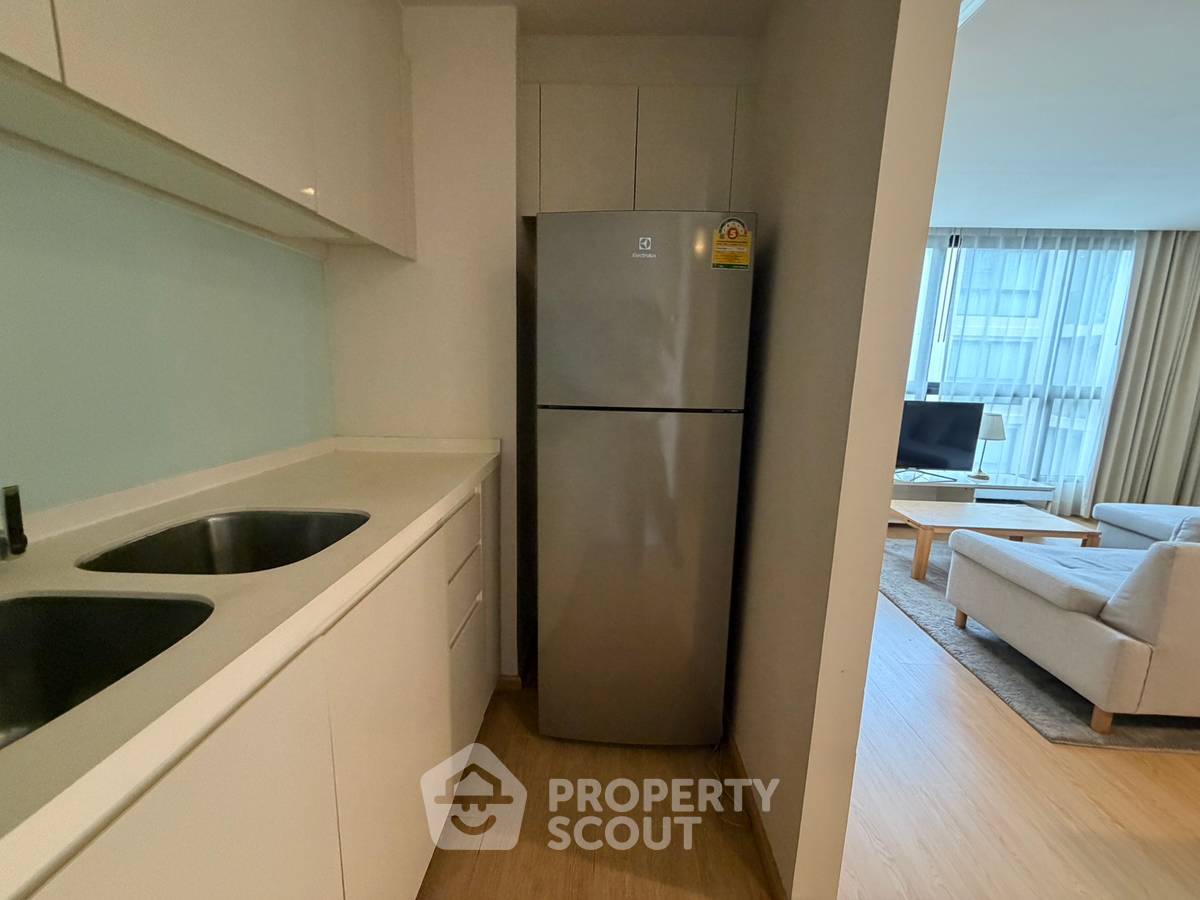 picture 3-BR Condo at LIV @ 49 near BTS Thong Lor (ID 1020189) - 7/14