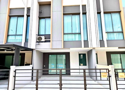 Townhouses for rent Suwannaphum International Airport : House for Rent at Pleno Sukhumvit - Bangna 4 (M6909073) ID Line : @condo79