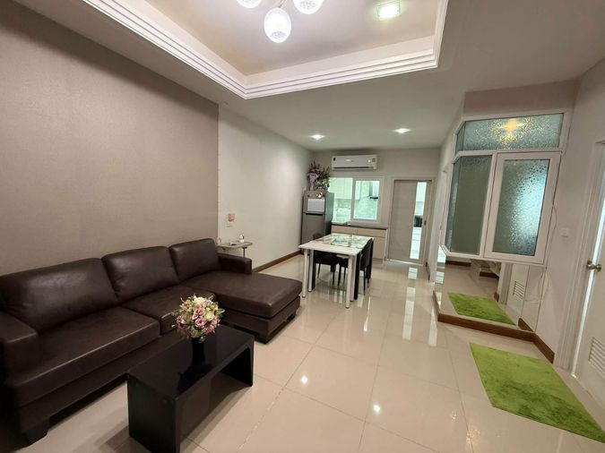 ให้เช่าทาวน์โฮม 4 ห้องนอน 131 ตร.ม. 21.2 ตร.ว. โกลเด้น ทาวน์ วัชรพล - สุขาภิบาล 5
