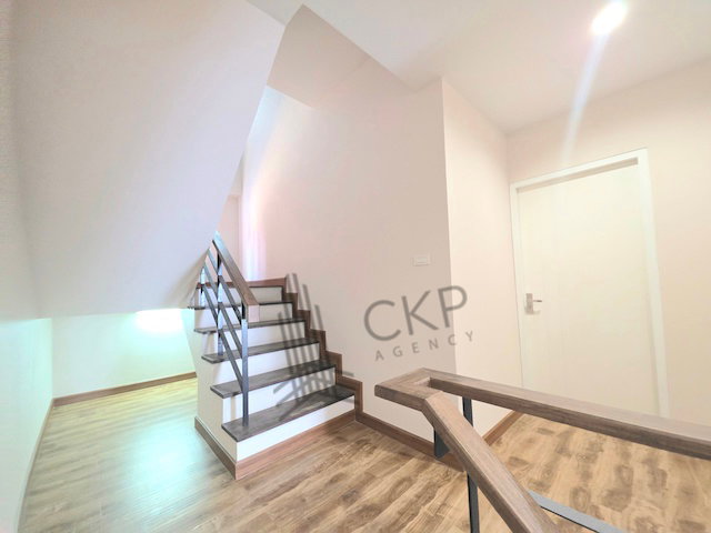 รูป L260161 | ให้เช่า ทาวน์โฮม 4 ชั้น The Loft by iZen – นาคนิวาส 48 สไตล์ Modern Loft ใจกลางลาดพร้าว ได้พื้นที่ใช้สอยระดับบ้านเดี่ยว - รูปที่ 8/20