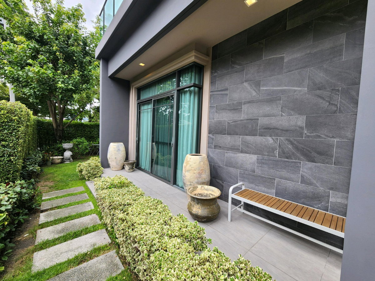 รูป ขายบ้านเดี่ยวหรูแปลงมุม Bangkok Boulevard สาทร-ปิ่นเกล้า 2 ติด Club House ตกแต่งพรีเมียมพร้อมอยู่ 4ห้องนอน 5ห้องน้ำ 3จอดรถ เพียง 15.2MB - รูปที่ 7/51