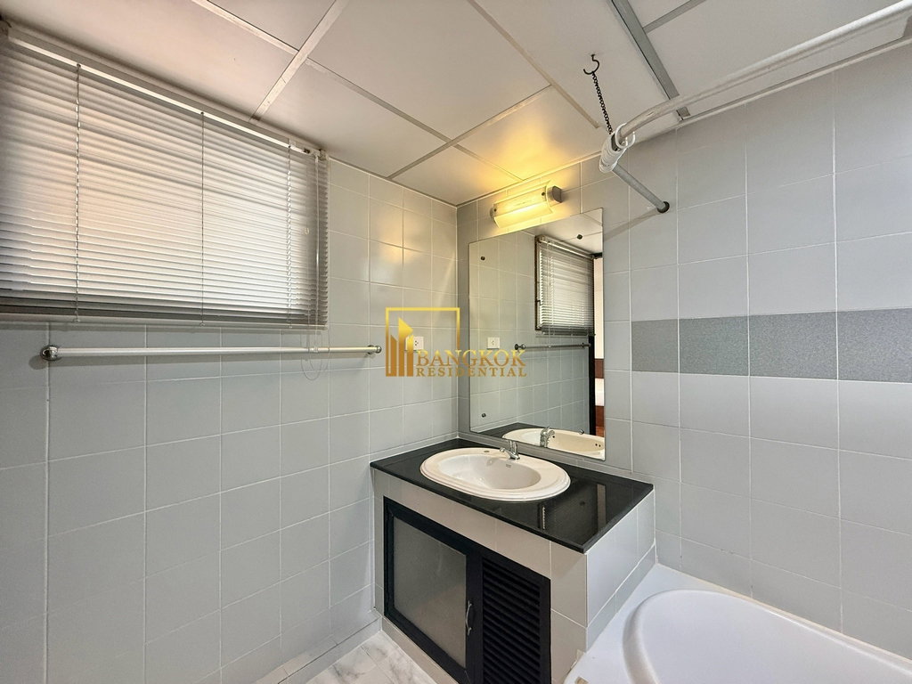 รูป Renovated 2 Bedroom Apartment For Rent in Thonglor Area - BR21477AP - รูปที่ 21/26