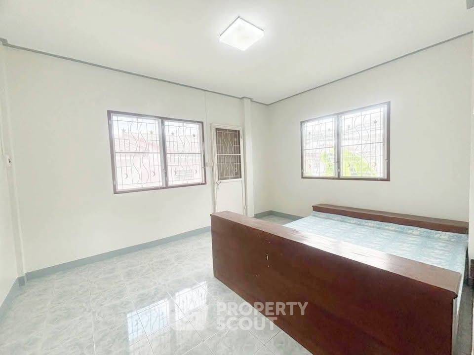 ขายบ้านเดี่ยว 3 ห้องนอน 200 ตร.ม. 67 ตร.ว. เขตตลิ่งชัน