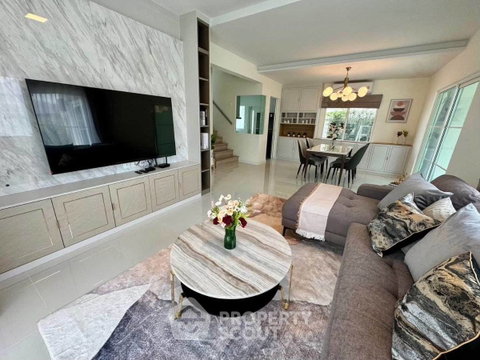 4-BR House at Villaggio 3 Srinakarin - Bangna in Bang Kaeo (ID 3334875)