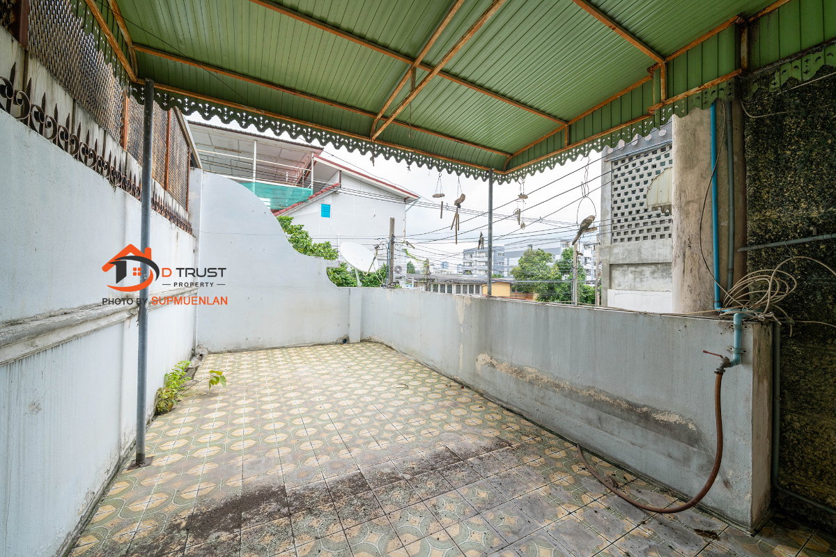 รูป ขาย ทาวน์โฮม 3 ชั้น ซอยลาดพร้าว 122 เนื้อที่ 31.6 ตร.ว. ทำเลดีใกล้ MRT มหาดไทย - รูปที่ 12/16