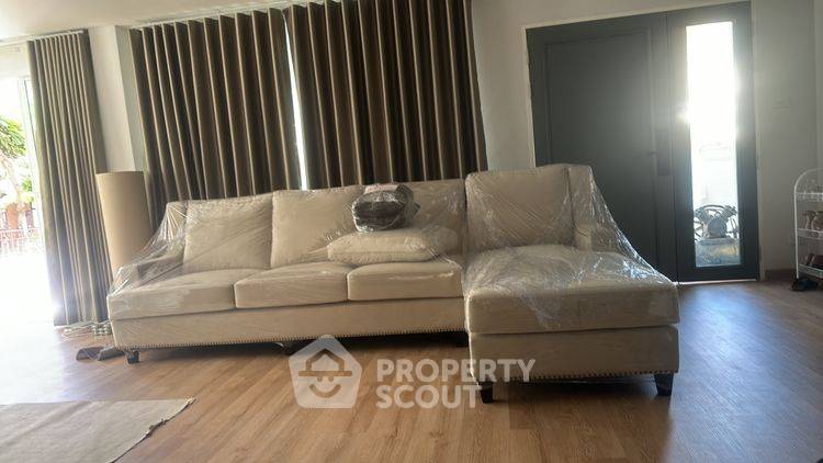 picture Pet-Friendly 4-BR House In Phra Khanong Near BTS On Nut (ID 3334255) - 5/5
