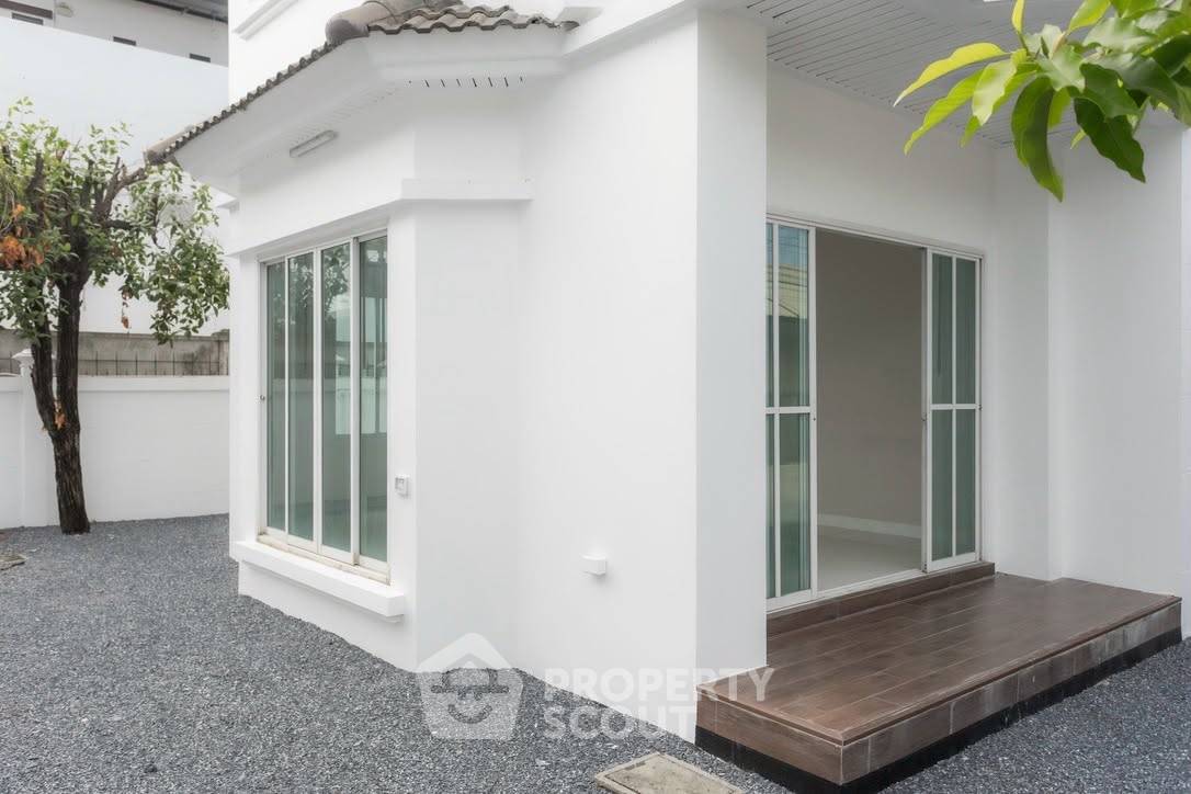 picture Spacious Three-Bedroom House For Rent In Sala Thammasop (ID 3337140) - 5/28