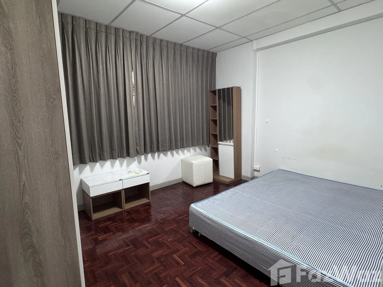 picture 3 Bedrooms Condo For Sale in Siam Condominium 6805355 - 3/8