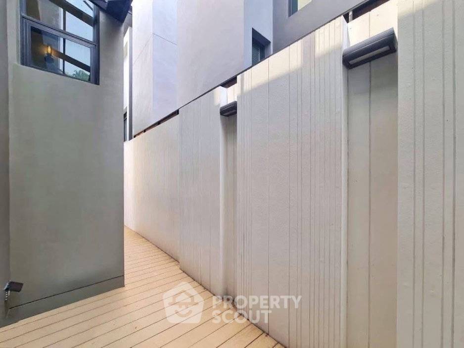 picture 3-BR House at The Gentry Sukhumvit in Bang Chak (ID 3335174) - 8/22