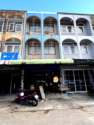 เช่าอาคารพาณิชย์ ถนนรัชดา-รามอินทรา : 🏢✨ ให้เช่าอาคารพาณิชย์ 3 ชั้น รามอินทรา 67 3 ห้องนอน 2 ห้องน้ำ ทำเลดี ใกล้รถไฟฟ้า ใกล้ตลาด เดินทางสะดวก 