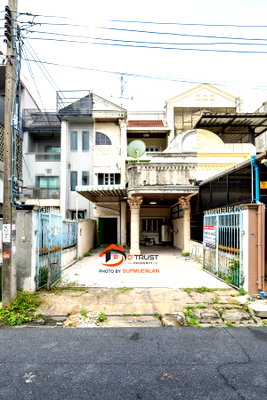 ทาวน์โฮม ม.รามคำแหง : ขาย ทาวน์โฮม 3 ชั้น ซอยลาดพร้าว 122 เนื้อที่ 31.6 ตร.ว. ทำเลดีใกล้ MRT มหาดไทย