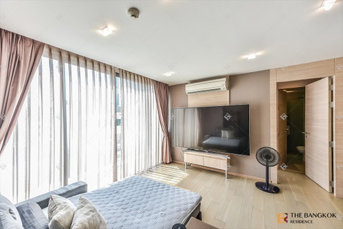 🏙️Condo for Sale at Klass Silom - Beautiful Unit in the Heart of Silom near BTS Chong Nonsi ✨