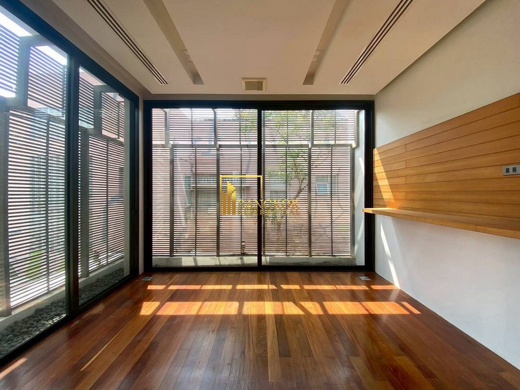 picture Stylish 5 Bedroom House with Private Pool in Phra Khanong - BR28382SH - 10/19
