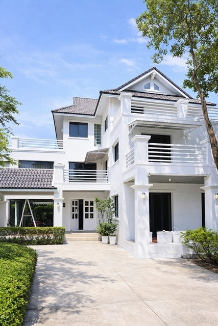 รูป ซอยเสรีไทย 51-61 สนามกอล์ฟ 18 หลุม 4นอน ให้เช่าคฤหาสน์ 3ชั้น 200ตารางวา Chocolate Ville 2.1 กม. 1,200ตรม. 3น้ำ - รูปที่ 3/8