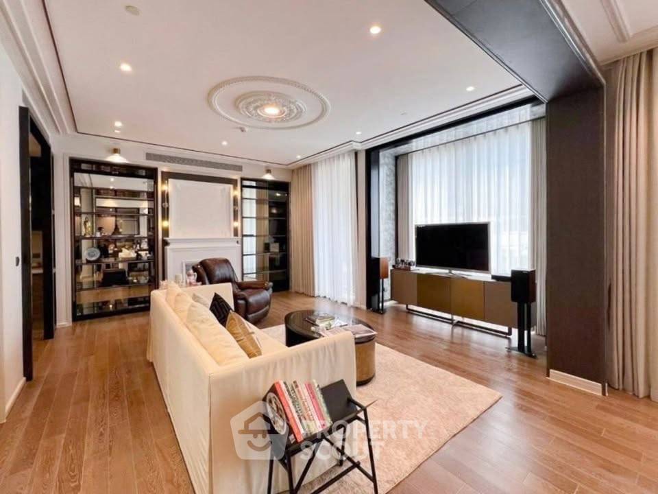 picture Pet-Friendly 3-BR Condo At Muniq Langsuan Near BTS Ratchadamri (ID 3340618) - 2/15