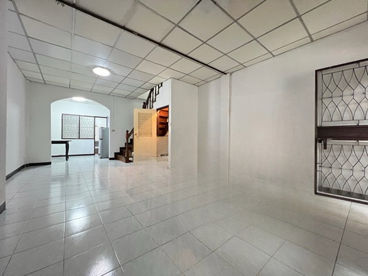 รูป ขายทาวน์เฮ้าส์ ลาดปลาเค้า 72 แยก 8 บางเขน 18 ตร.ว. 2 นอน 2 น้ำ ปรับปรุงใหม่ ใกล้ MRT ลาดปลาเค้า สายสีชมพู เพียง 2.49 ล้าน - รูปที่ 3/43