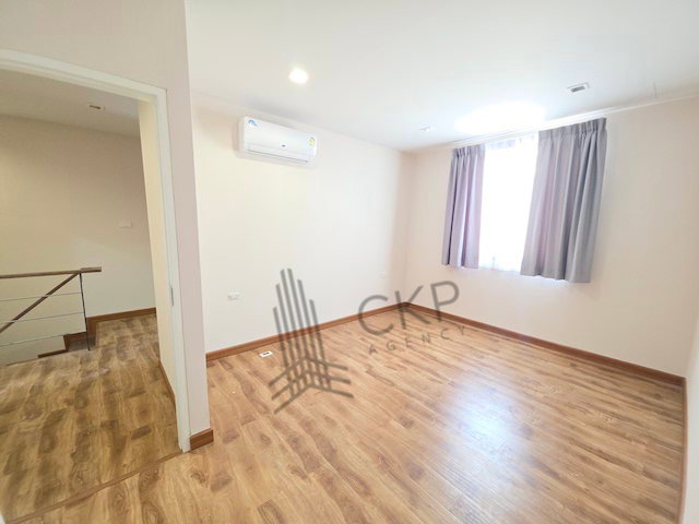 รูป L260161 | ให้เช่า ทาวน์โฮม 4 ชั้น The Loft by iZen – นาคนิวาส 48 สไตล์ Modern Loft ใจกลางลาดพร้าว ได้พื้นที่ใช้สอยระดับบ้านเดี่ยว - รูปที่ 10/20