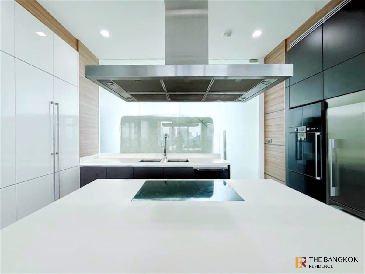 picture Luxury Unit, Ready for You Without the Wait Millennium Residence - 3/10