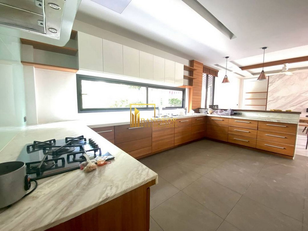 picture Stylish 5 Bedroom House with Private Pool in Phra Khanong - BR28382SH - 9/19