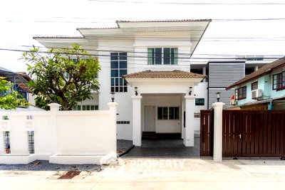Houses for rent The Paseo Park Kanchanaphisek : Spacious Three-Bedroom House For Rent In Sala Thammasop (ID 3337140)