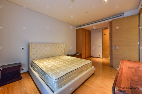 Hurry, big discount is ending! Saladaeng residences near MRT Silom Station