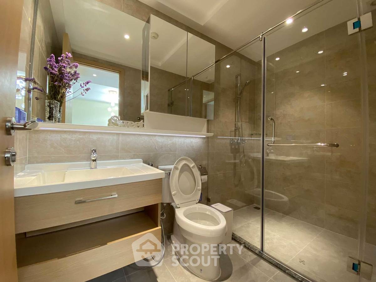 picture 25th-Floor 1-BR At Regal Sathon-Naradhiwas, Sathon (ID 3340156) - 6/10