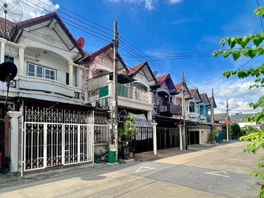 รูป ขายทาวน์เฮ้าส์ ลาดปลาเค้า 72 แยก 8 บางเขน 18 ตร.ว. 2 นอน 2 น้ำ ปรับปรุงใหม่ ใกล้ MRT ลาดปลาเค้า สายสีชมพู เพียง 2.49 ล้าน - รูปที่ 41/43