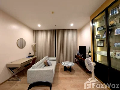 Condos for sale : Newly Renovated 1-Bedroom Corner Condo with Pool View and 3 Balconies 6807426