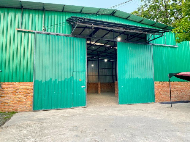 รูป ตลาดสดบ้านพรุ 450 ม. หาดใหญ่  สงขลา ให้เช่าโกดังคลังสินค้า 600 ตร.ม. บนที่ดิน 2 งาน350 ตร.ม.พร้อมลานกว้าง 300 ตร.ม.ใกล้วัดพระบาท 600 ม. - รูปที่ 5/8