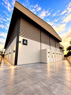 Factory for rent Srisavarindhira Thai Red Cross Institute of Nursing : Brand new warehouse with office space for rent, prime location behind Central Mahachai, 800 sq m, 200 sq wah.