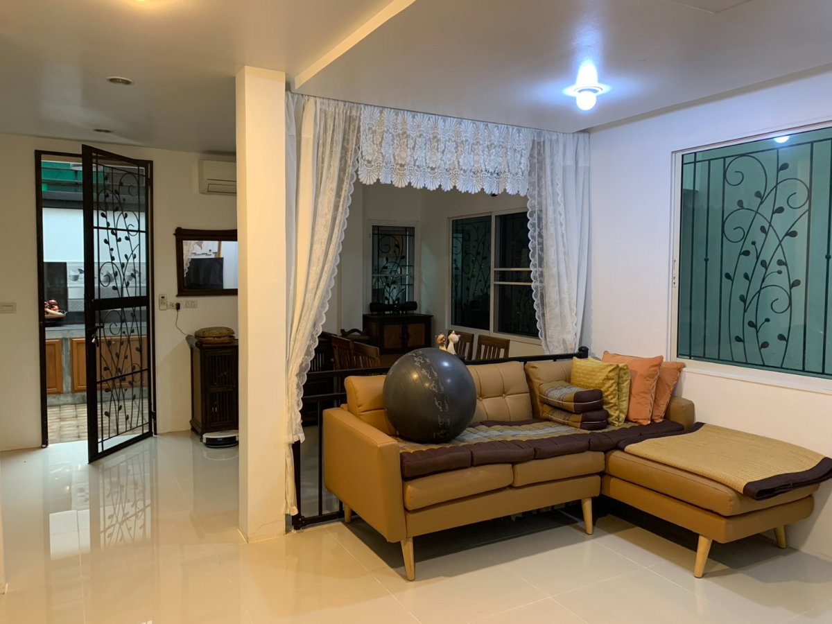 รูป ให้เช่าบ้าน happy home ดอนเมือง 50 ตรว 200 ตรม 3 ห้องนอน 2 ห้องน้ำ เฟอร์และเครื่องใช้ไฟฟ้าครบ พร้อมอยู่ ทำเลสะดวกมาก - รูปที่ 1/34