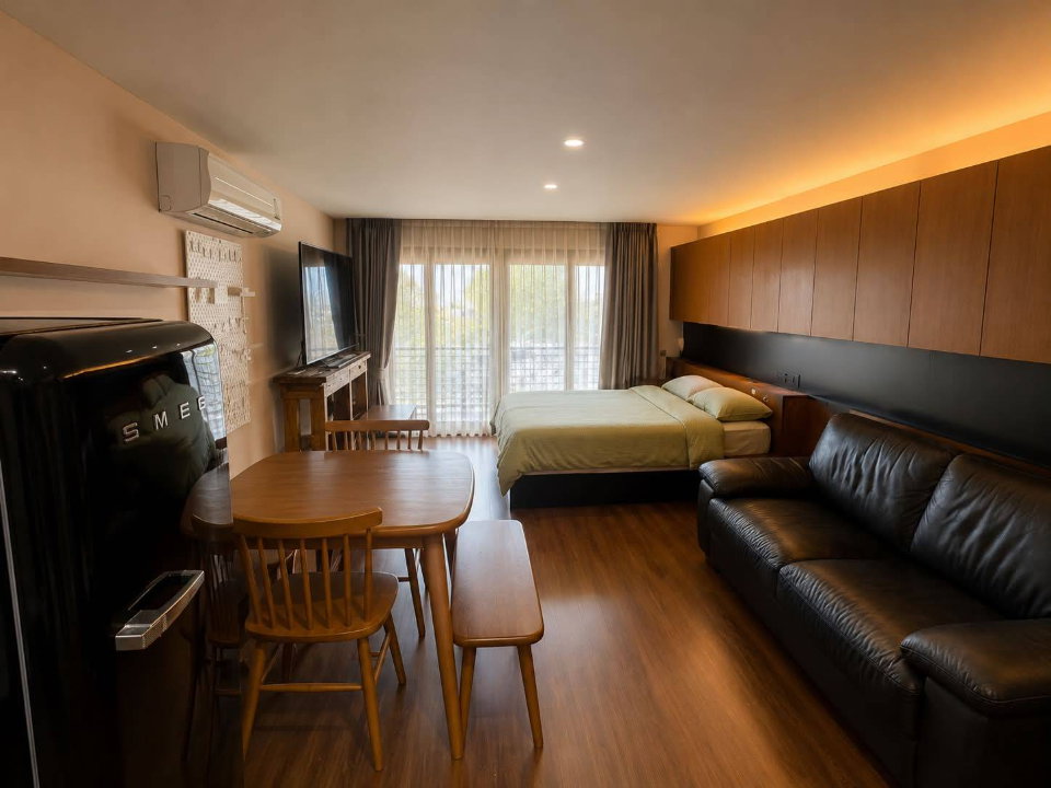 รูป ขายคอนโด Rawee Waree Condominium ซอยนิมมาน 15 ขายต่ำกว่าราคาประเมิน ทำเลดี ใจกลางนิมมาน พร้อมเข้าอยู่- SW003722 - รูปที่ 2/4