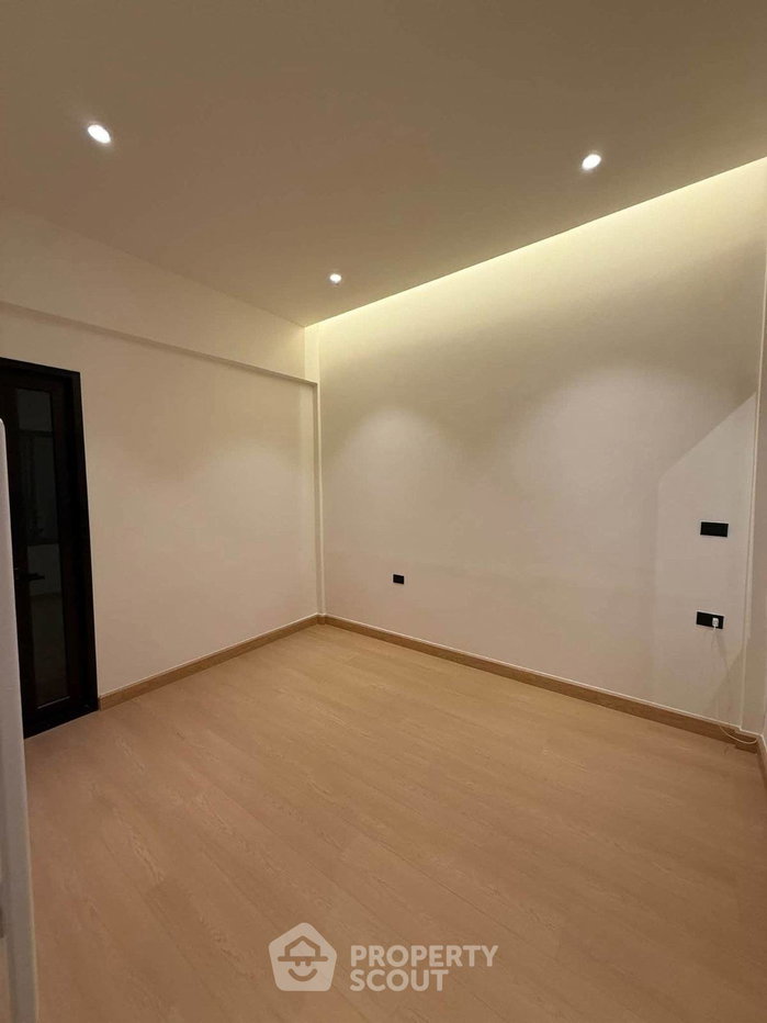 รูป ทาวน์เฮ้าส์ 3-ห้องนอน ใน จันทรเกษม (ID 3338538) - รูปที่ 23/40