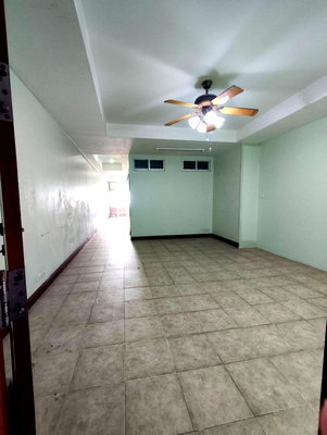 Condos for sale : Sukhaphiban 3 Condo for Sale | Largest Unit in the Building – 61.45 sq.m. | 19th Floor | East-Facing | Owner Direct