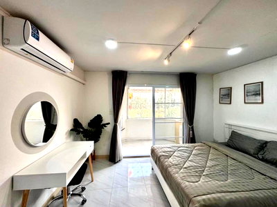 Condos for rent 700 Year Sports Arena Chiang Mai : Lanna Condo, Beautiful, bright and spacious room, Muji-style decoration with quality furniture. (Tel/Line 088-5986998)