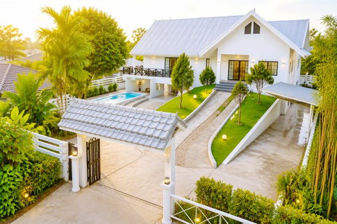 NongChom Modern Pool Villa 4Bed 2Bath Urban PaPhai Subdistrict MaeJo Golf Club close to Maejo Univer