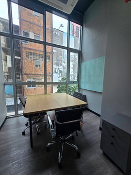 Service Office&co-working in W-District Phrakanong on Sukhumvit Road. this location enhances client proximity and professional visibility.