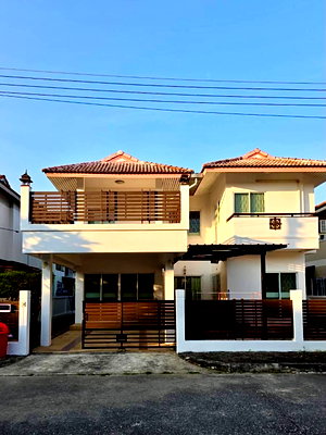 Houses for sale Wat Sidon Chaipatung Ngam (Mea Getnoi) : Two-storey detached house in a residential project with 24-hour security, located in San Sai,