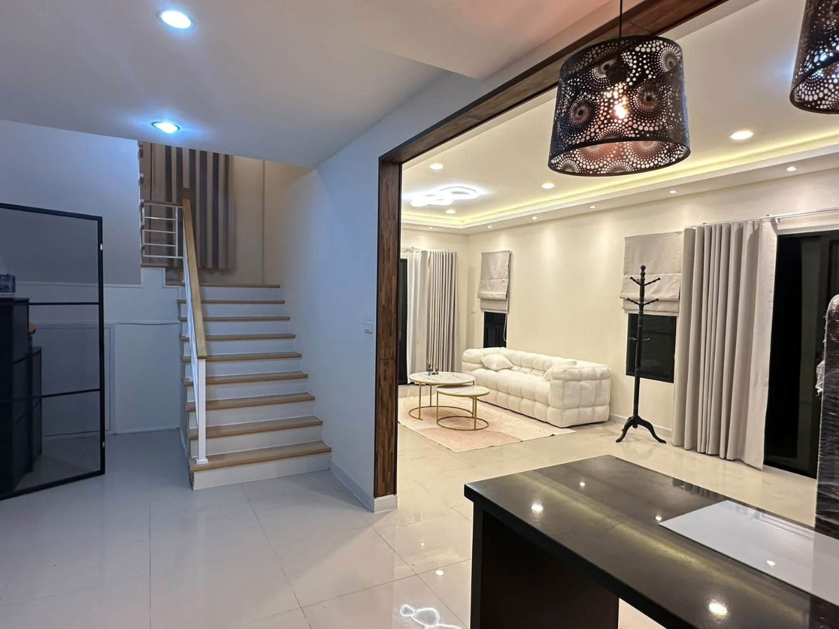 รูป 🏡✨ ให้เช่าบ้านเดี่ยว ดีไลท์ บางนา–ศรีนครินทร์ 3 ห้องนอน 3 ห้องน้ำบ้านสวย พื้นที่ใหญ่ บรรยากาศอบอุ่น - รูปที่ 4/18