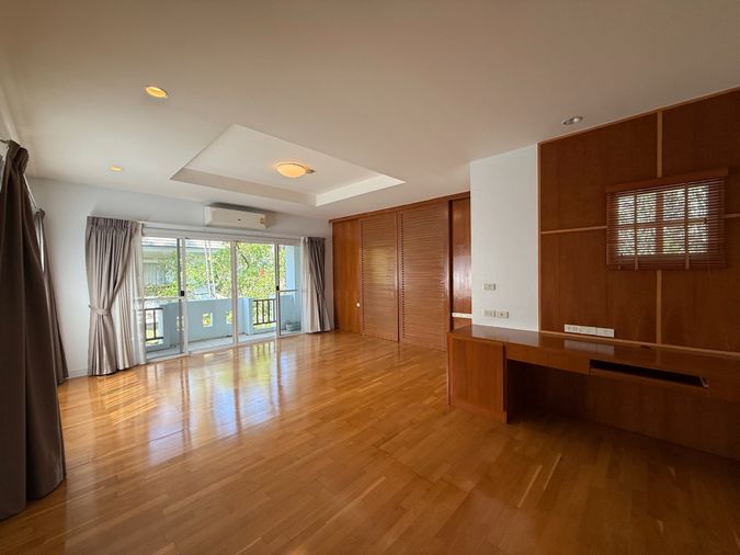 4-bed house for rent, 400 sqm, 100 sq wah, Sukhumvit 36 Garden Village