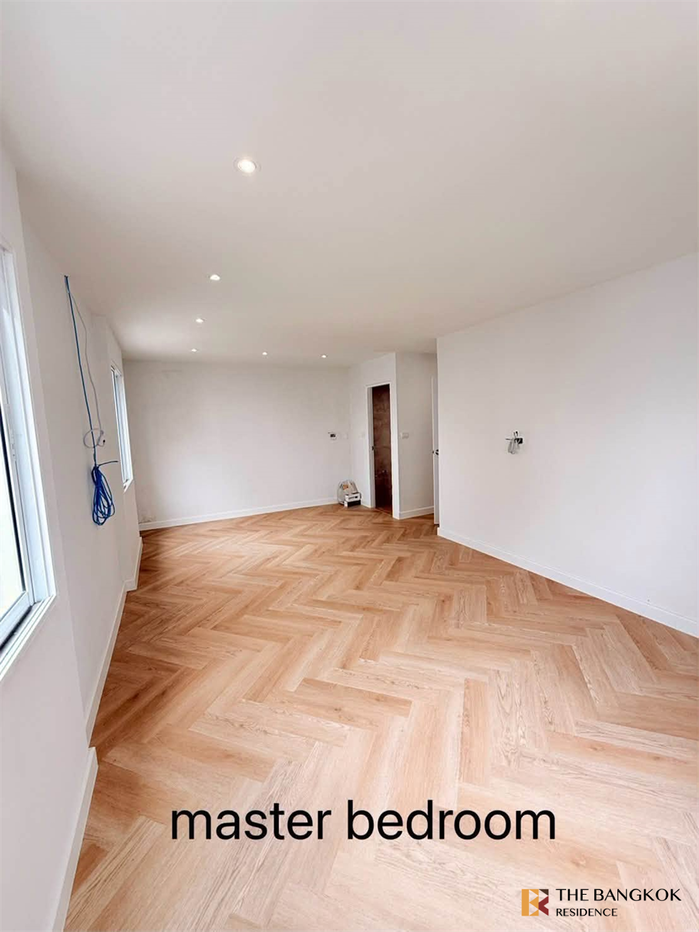 picture Fortune Condo Town Don’t miss out!! Rare units - 2/10